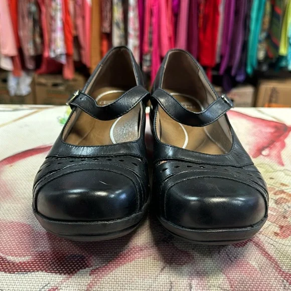 Dansko Mary Jane Shoes size EU 40. US size 10 - Picture 2 of 7